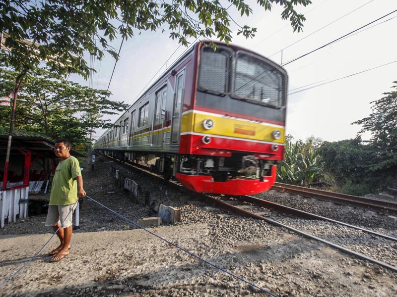 Perlintasan Kereta Sebidang Tanpa Palang Pintu