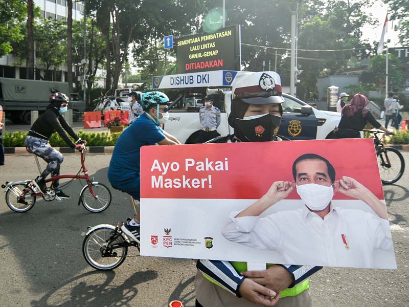 Sosialisasi Pengguna Masker untuk Warga