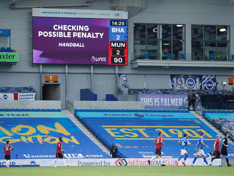 Drama VAR di Menit Akhir Menangkan Setan Merah 3-2