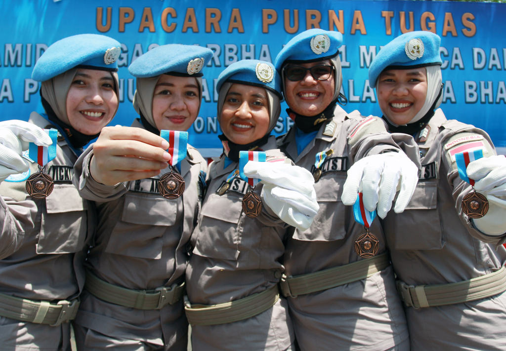 Penghargaan Tanda Kehormatan dari Presiden RI 