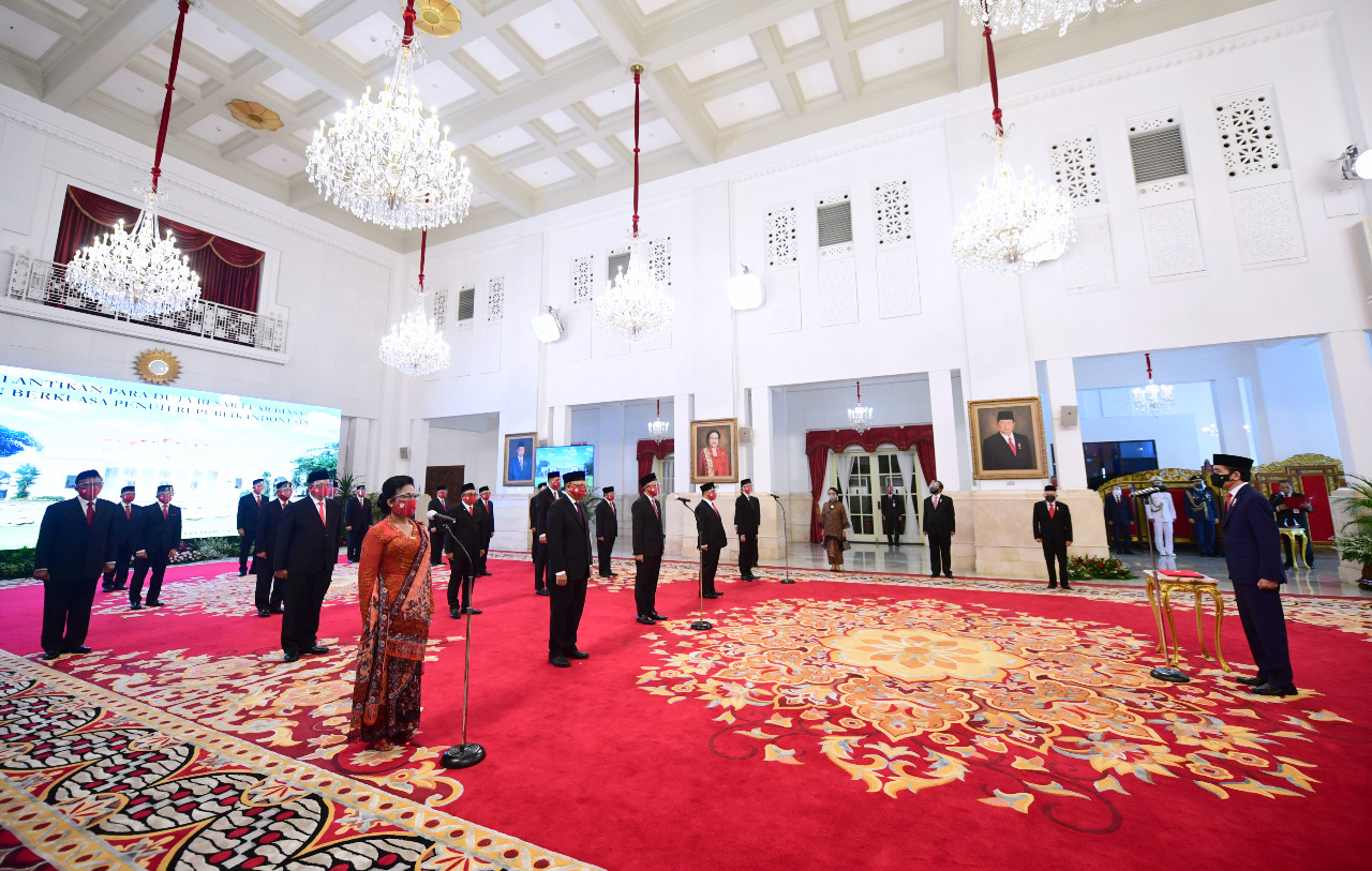 Presiden Jokowi Melantik 20 Duta Besar RI