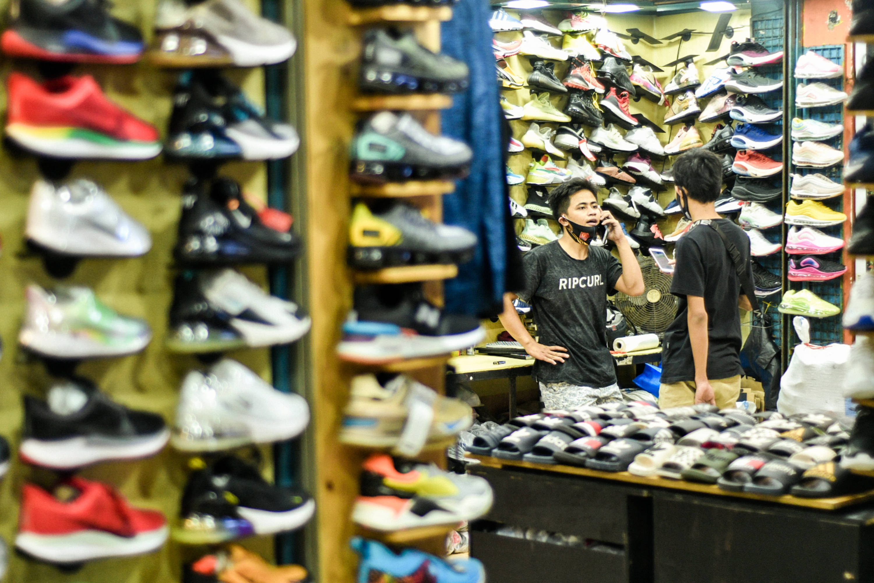 Pemerintah Menekan Impor Alas Kaki