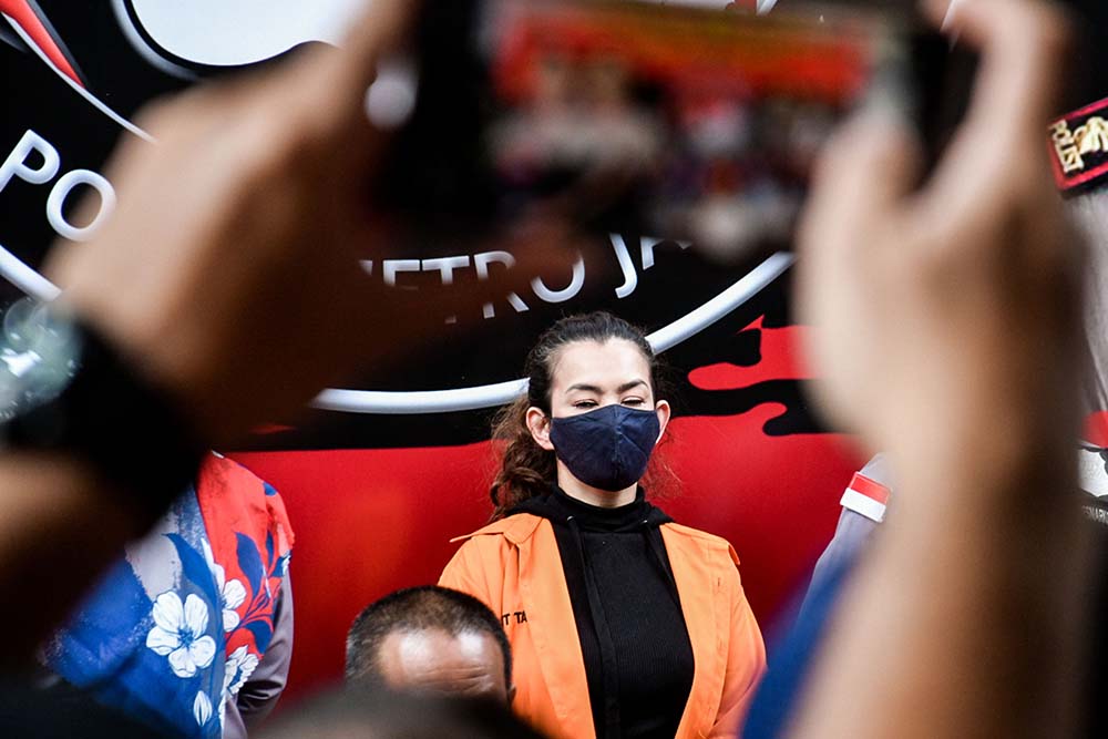 Penyanyi Reza Artamevia Ditangkap Polisi 