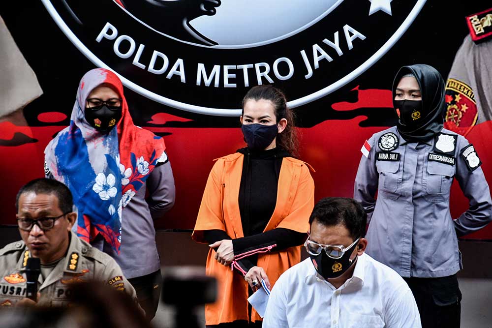 Penyanyi Reza Artamevia Ditangkap Polisi 