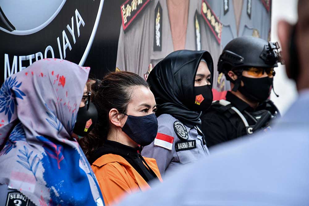 Penyanyi Reza Artamevia Ditangkap Polisi 