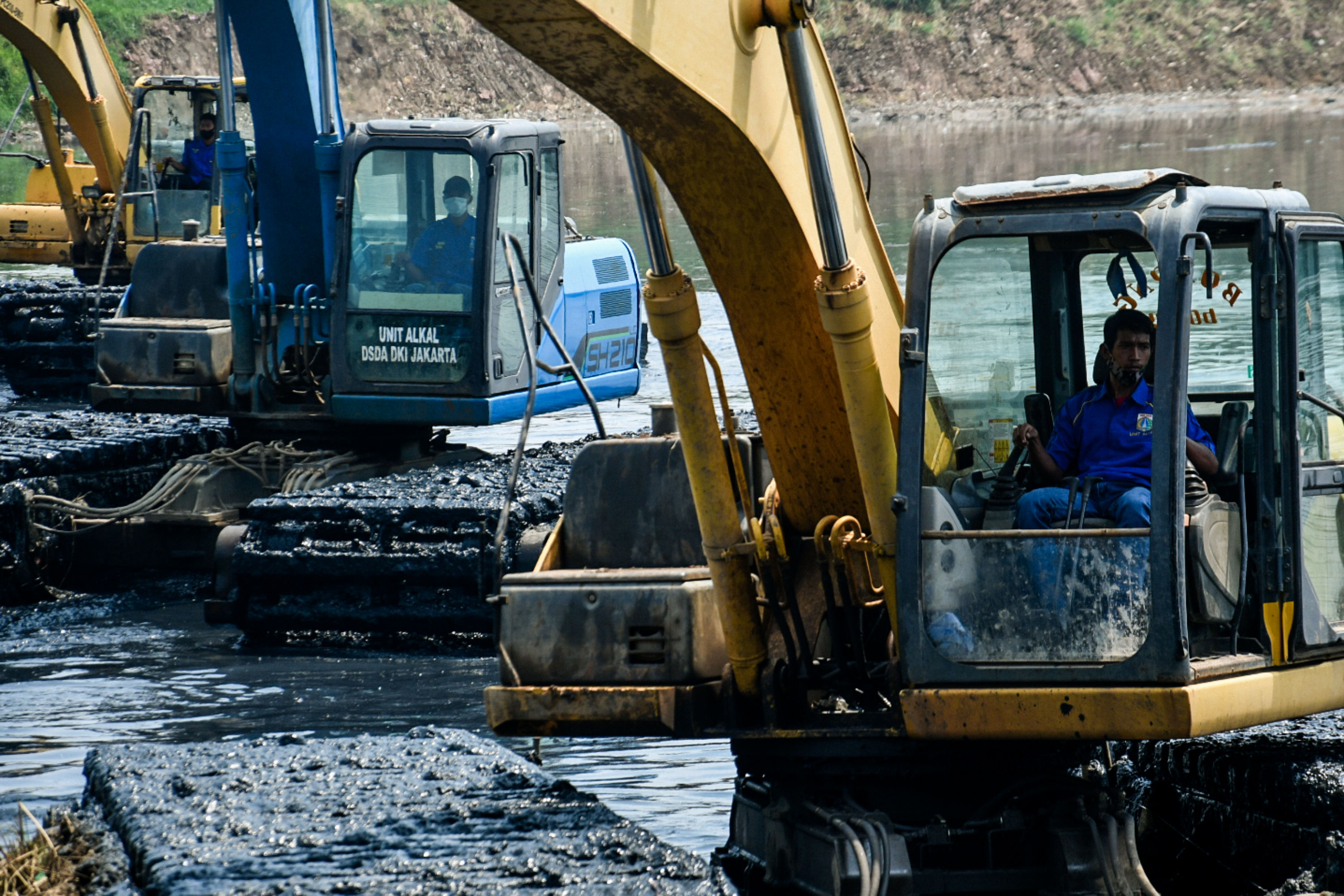 Pengerukan  Waduk Ria Rio