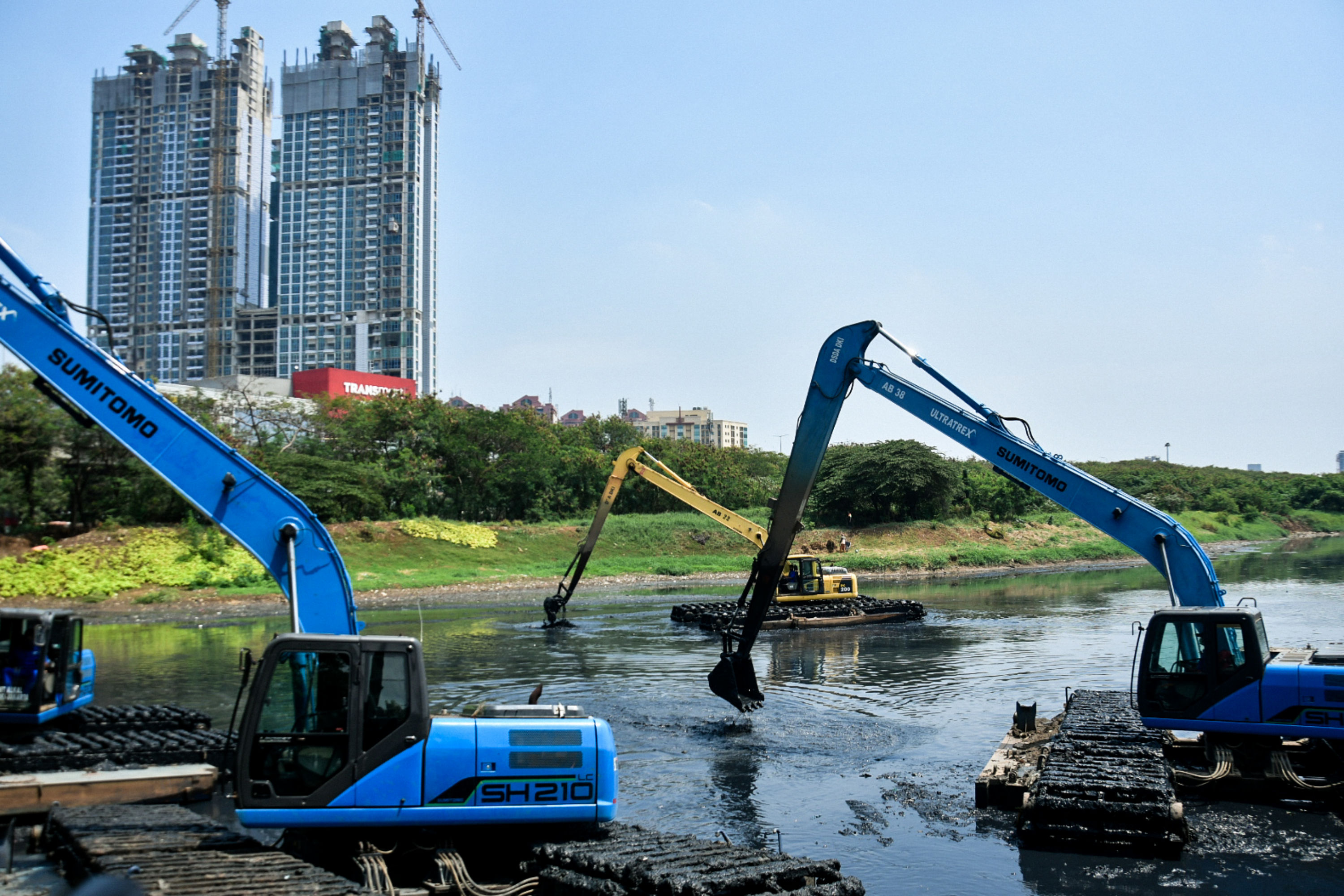 Pengerukan  Waduk Ria Rio