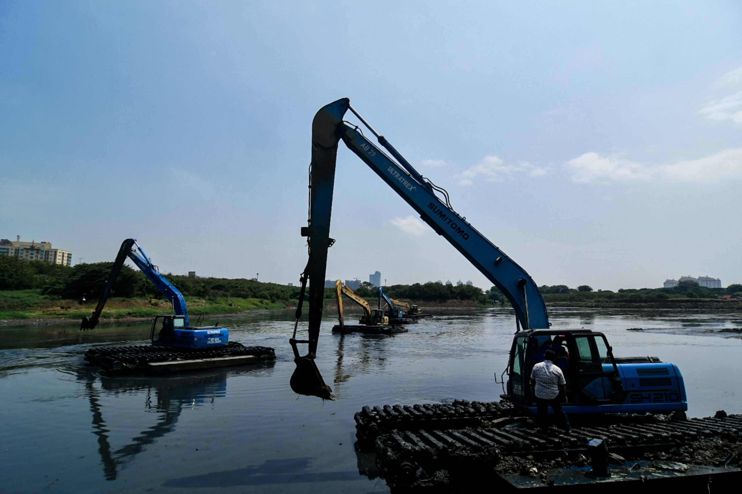 Pengerukan  Waduk Ria Rio