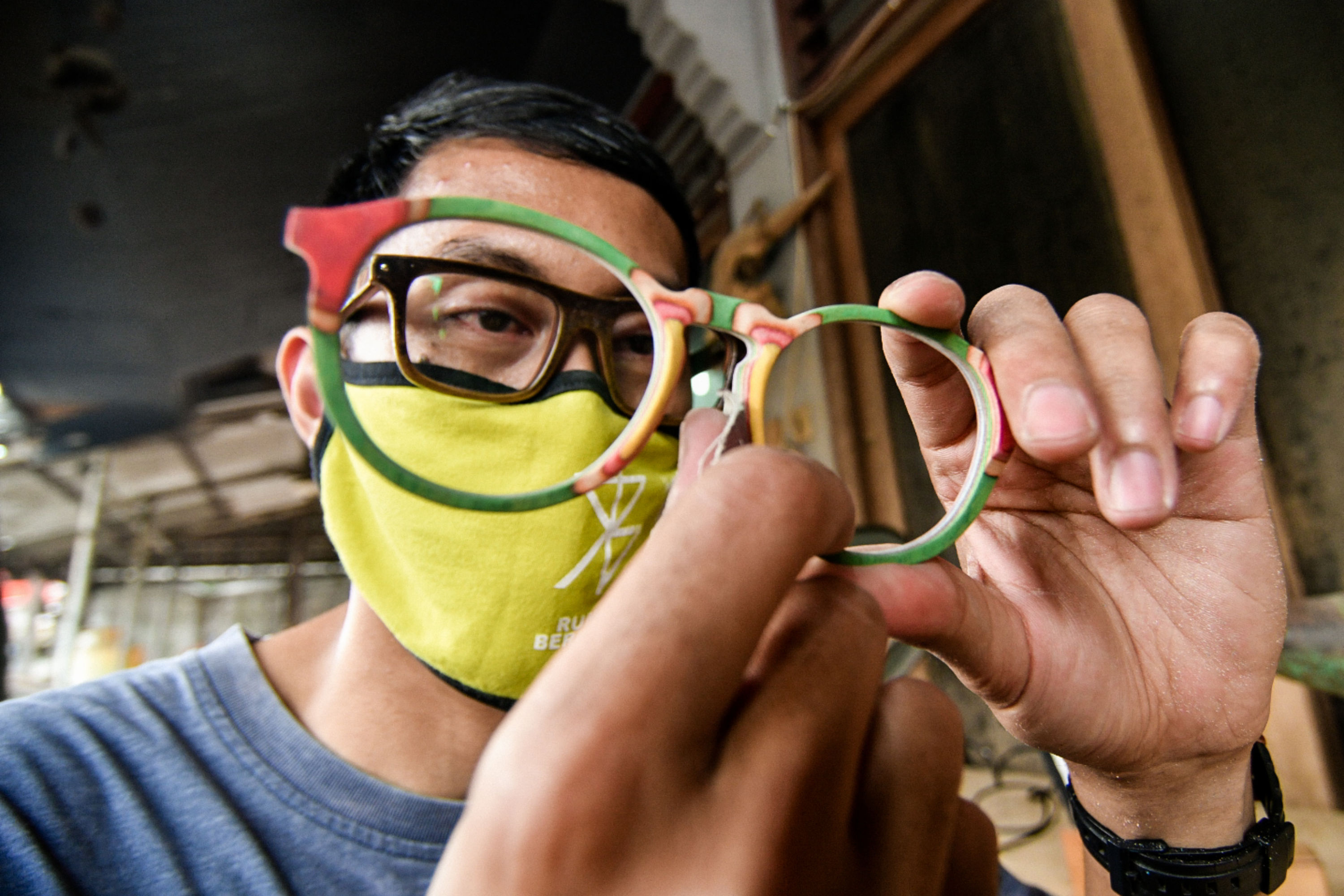 Kacamata Limbah Papan Skate