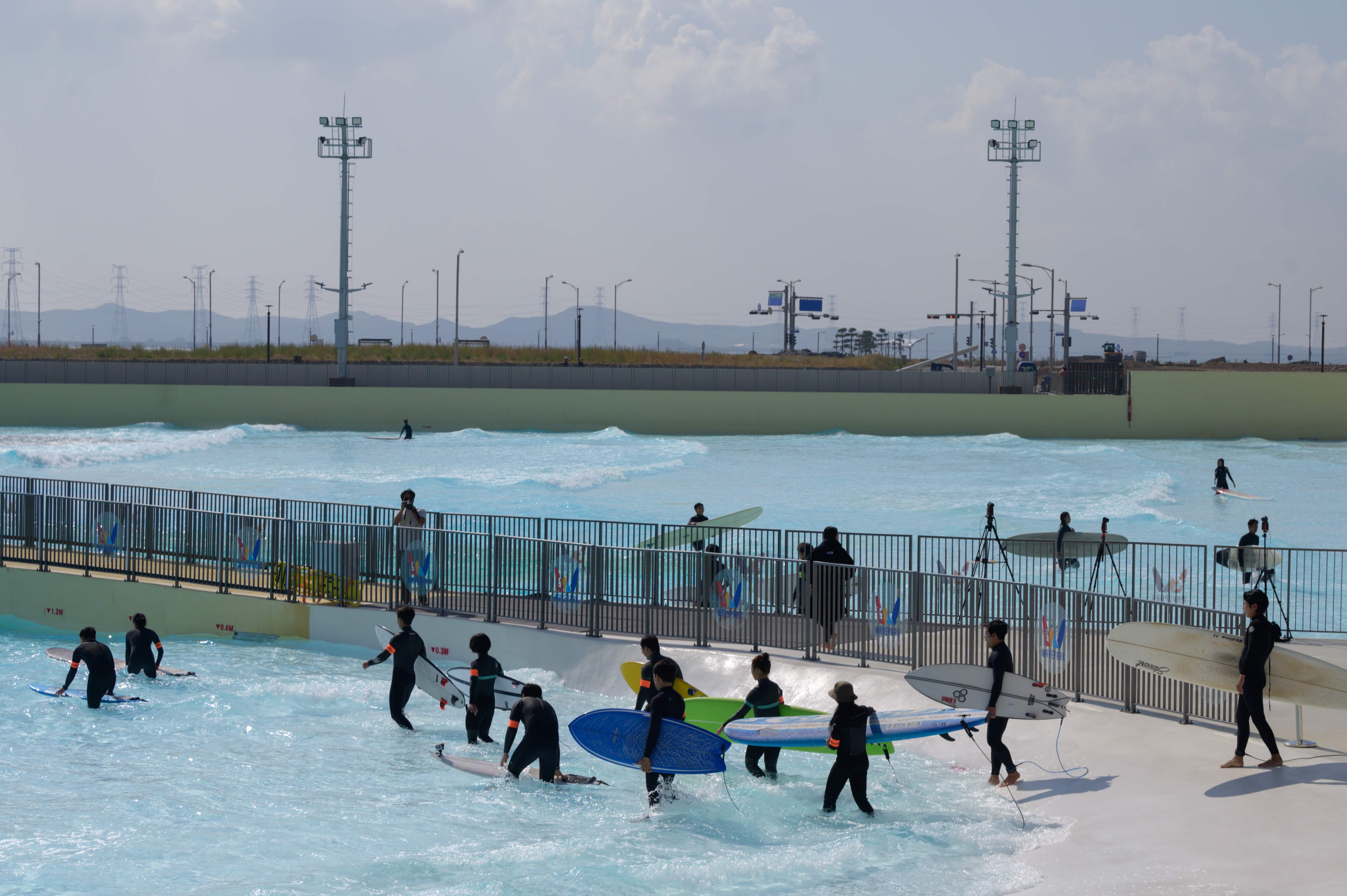 Kolam Gelombang Surga Pemburu Ombak