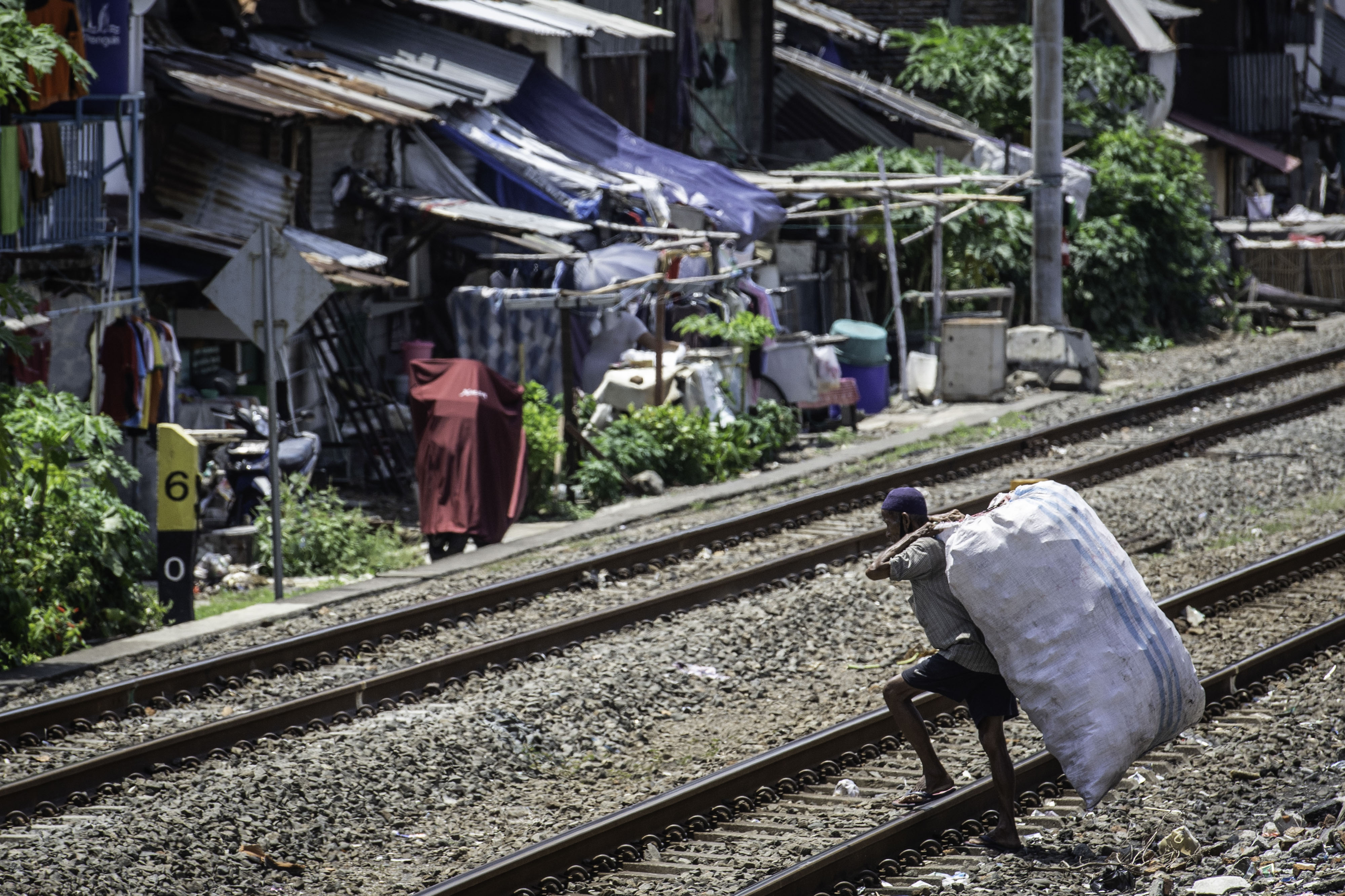 Angka Kemiskinan di DKI Naik