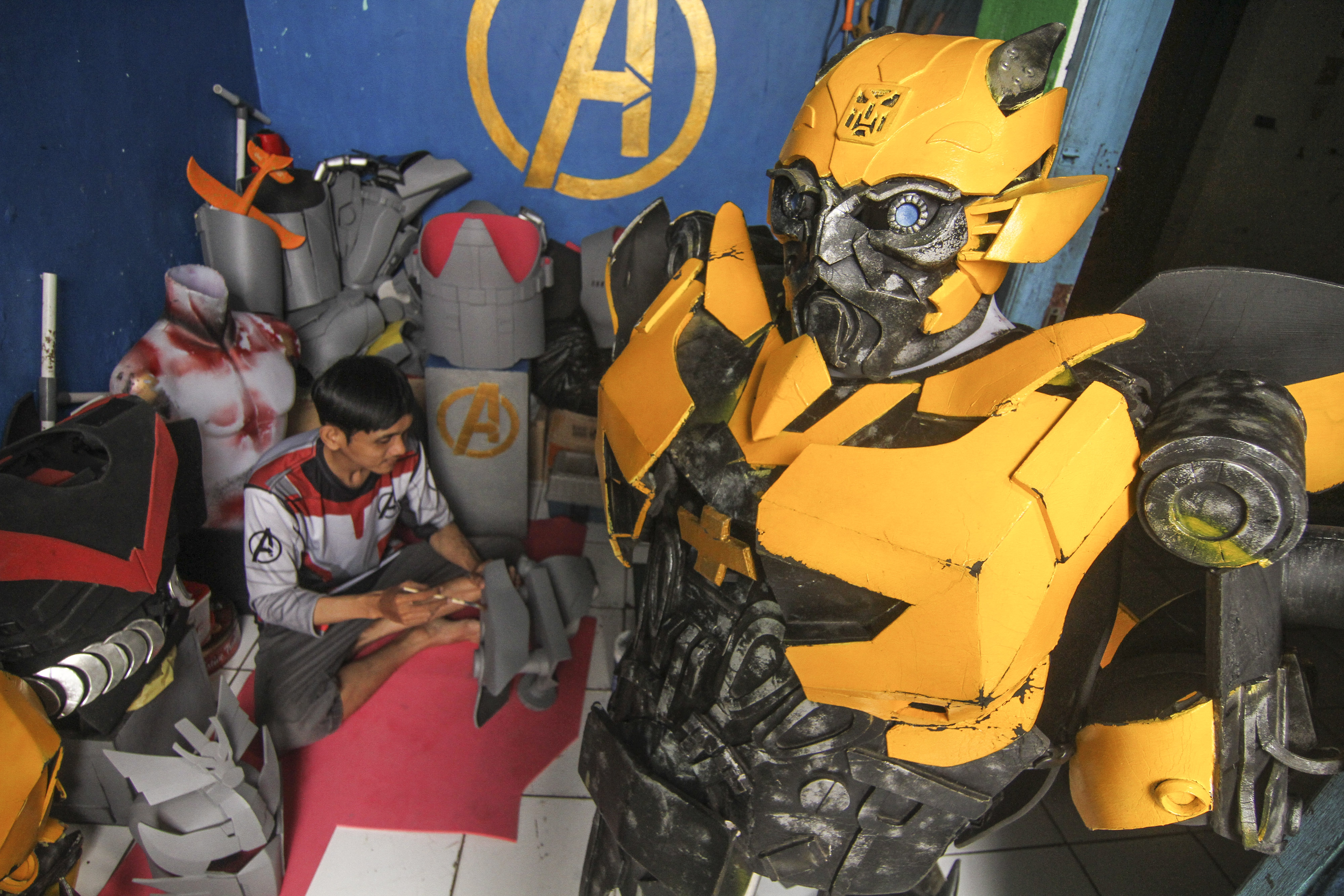 Kerajinan Kostum Robot