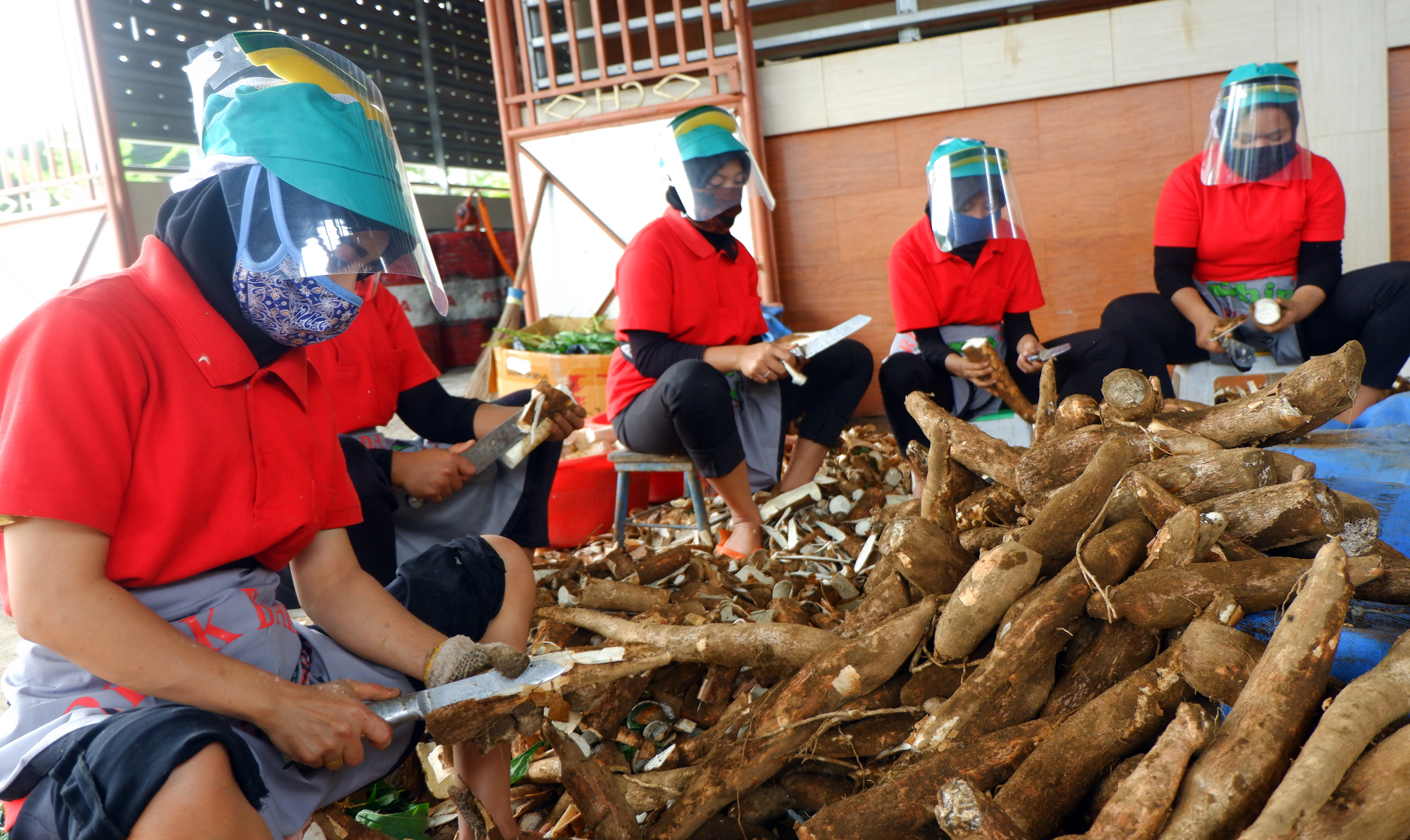 Usaha Keripik Balado Bertahan Dari Pandemi