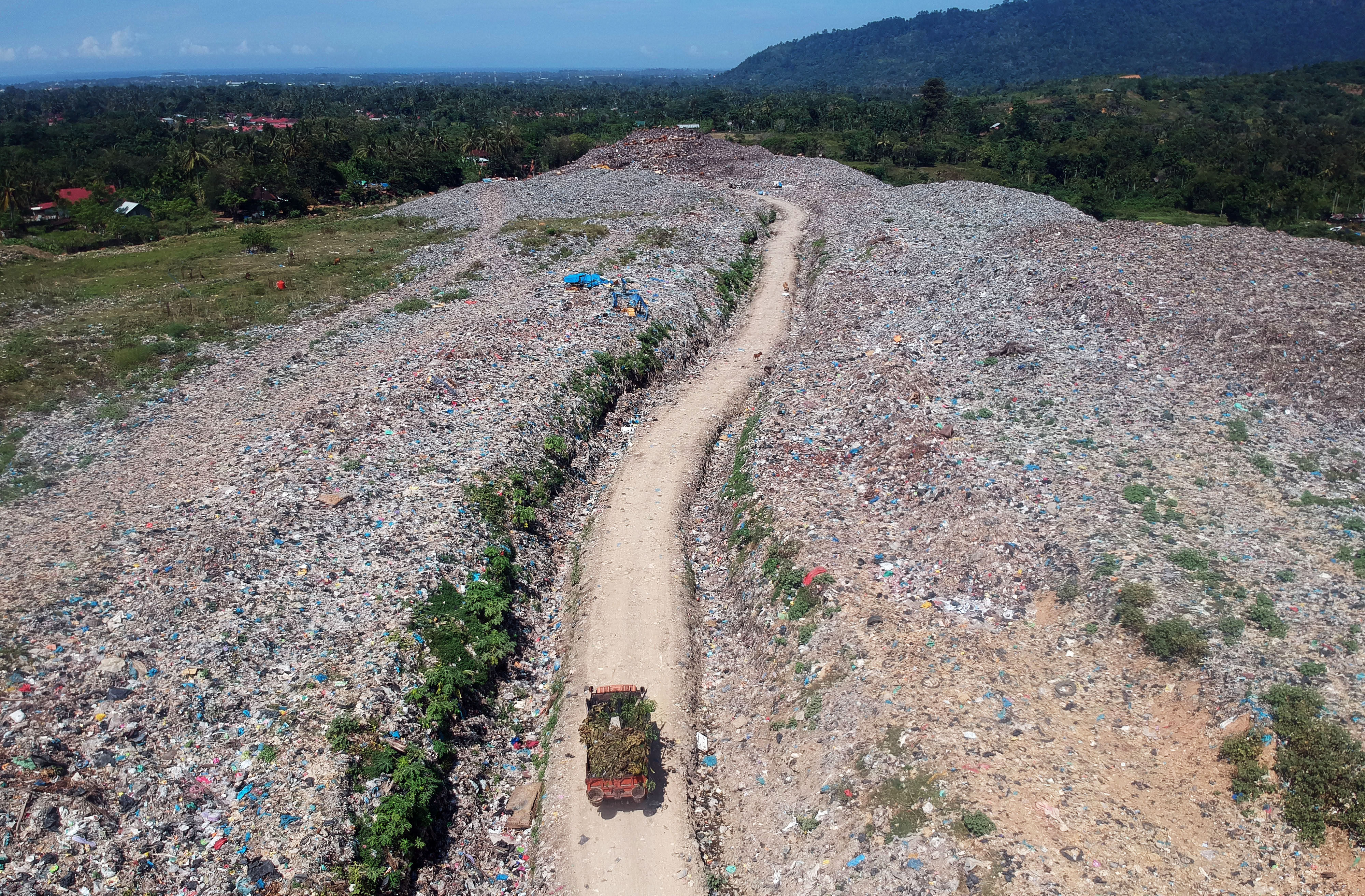 Volume Sampah di  Padang Berkurang Selama Pandemi