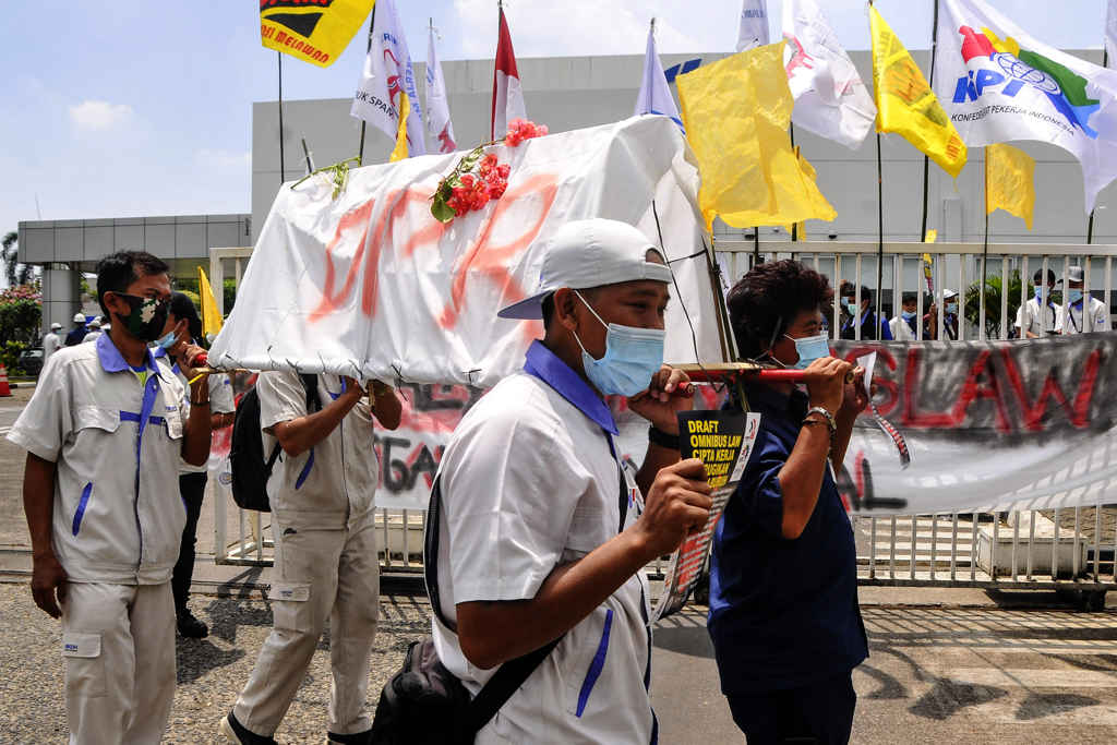 Aksi Mogok Kerja Buruh di Cikarang 