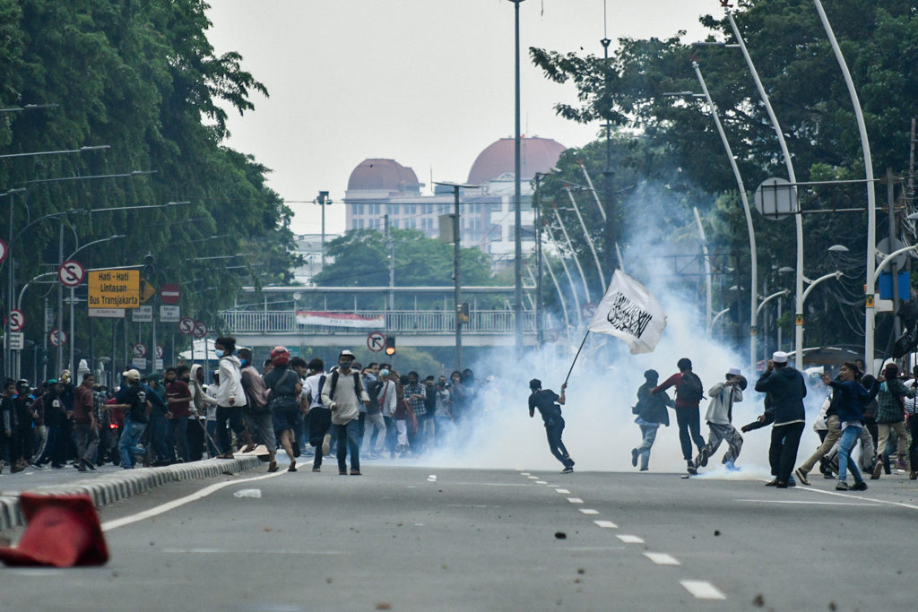 Aksi Tolak RUU Cipta Kerja Ricuh 