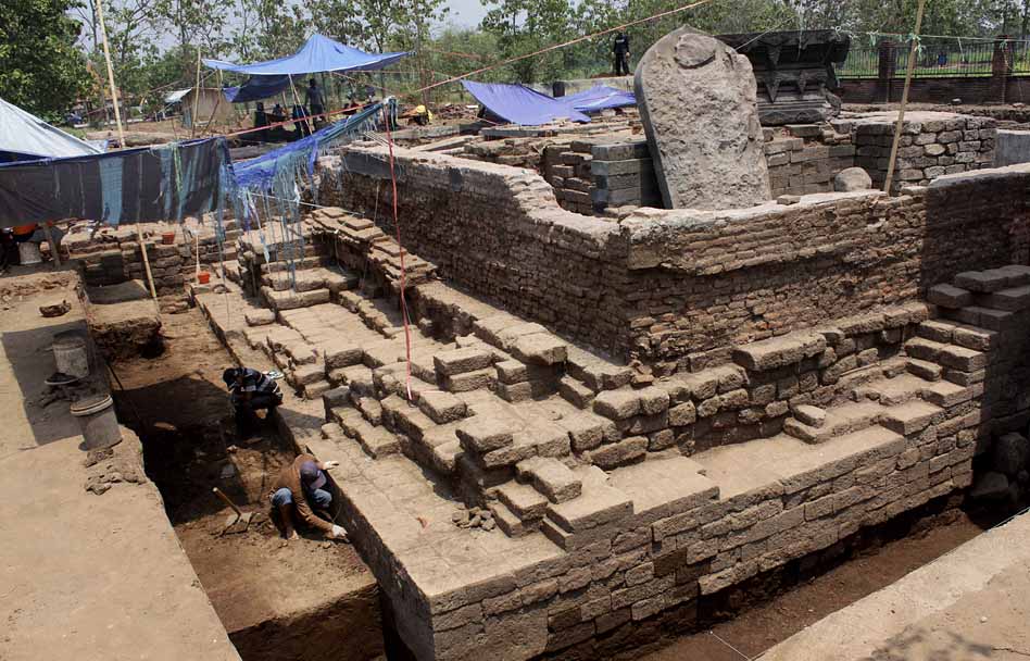 Ekskavasi Situs Bhre Kahuripan 