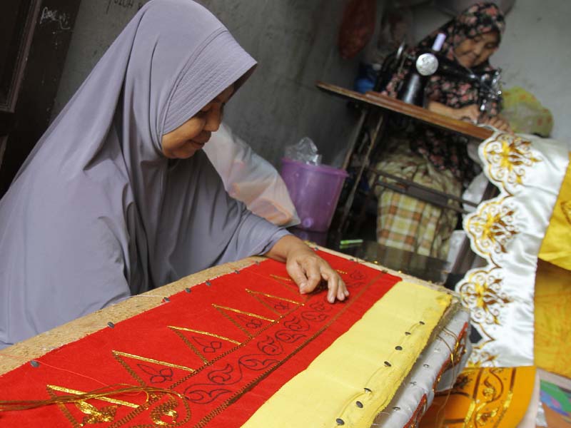 Sulaman Benang Emas Tradisional 