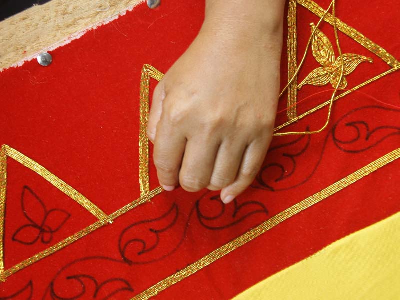 Sulaman Benang Emas Tradisional 