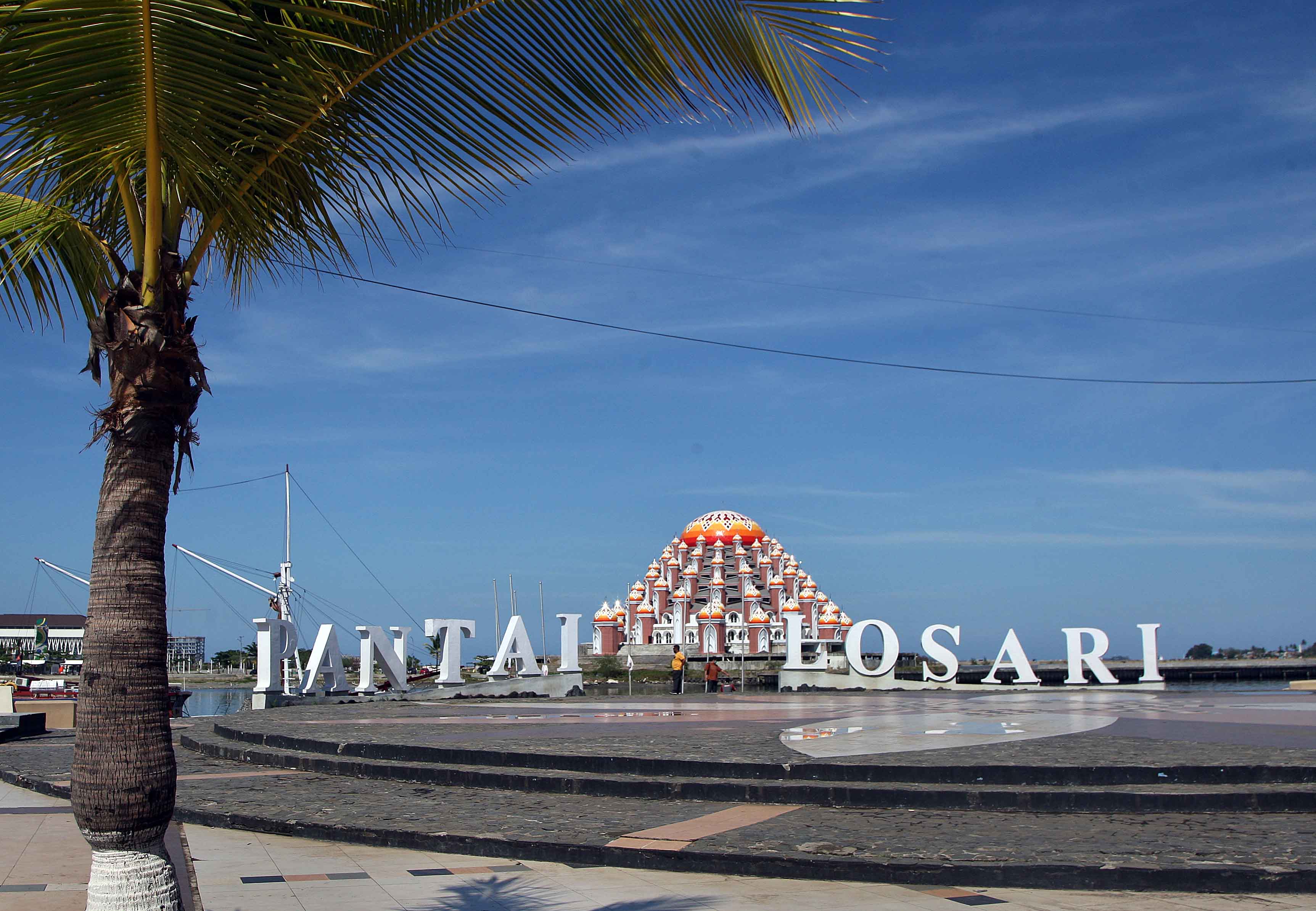 Pantai Losari  Ikon Kota Makassar