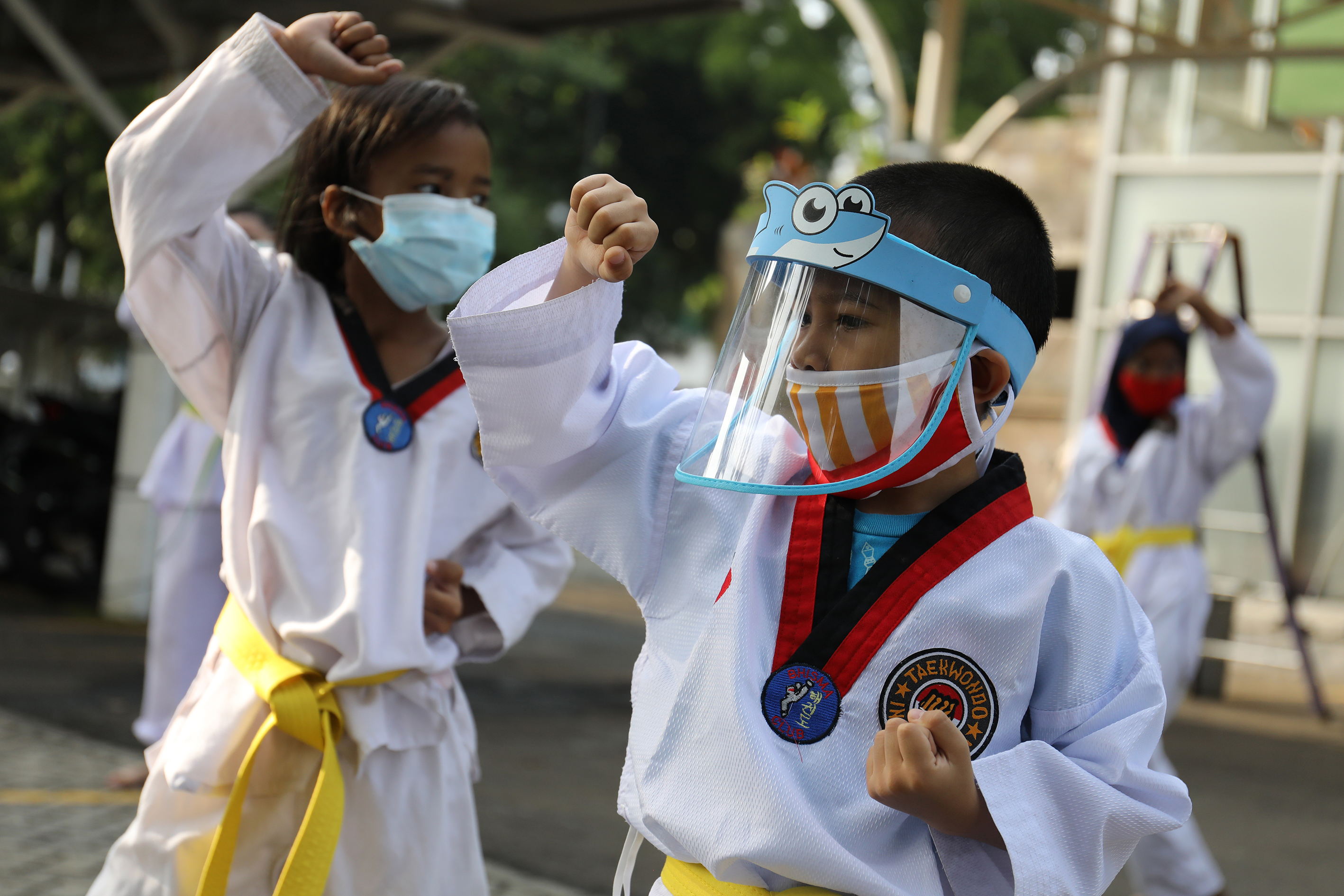 Anak-Anak Berlatih  Taekwondo