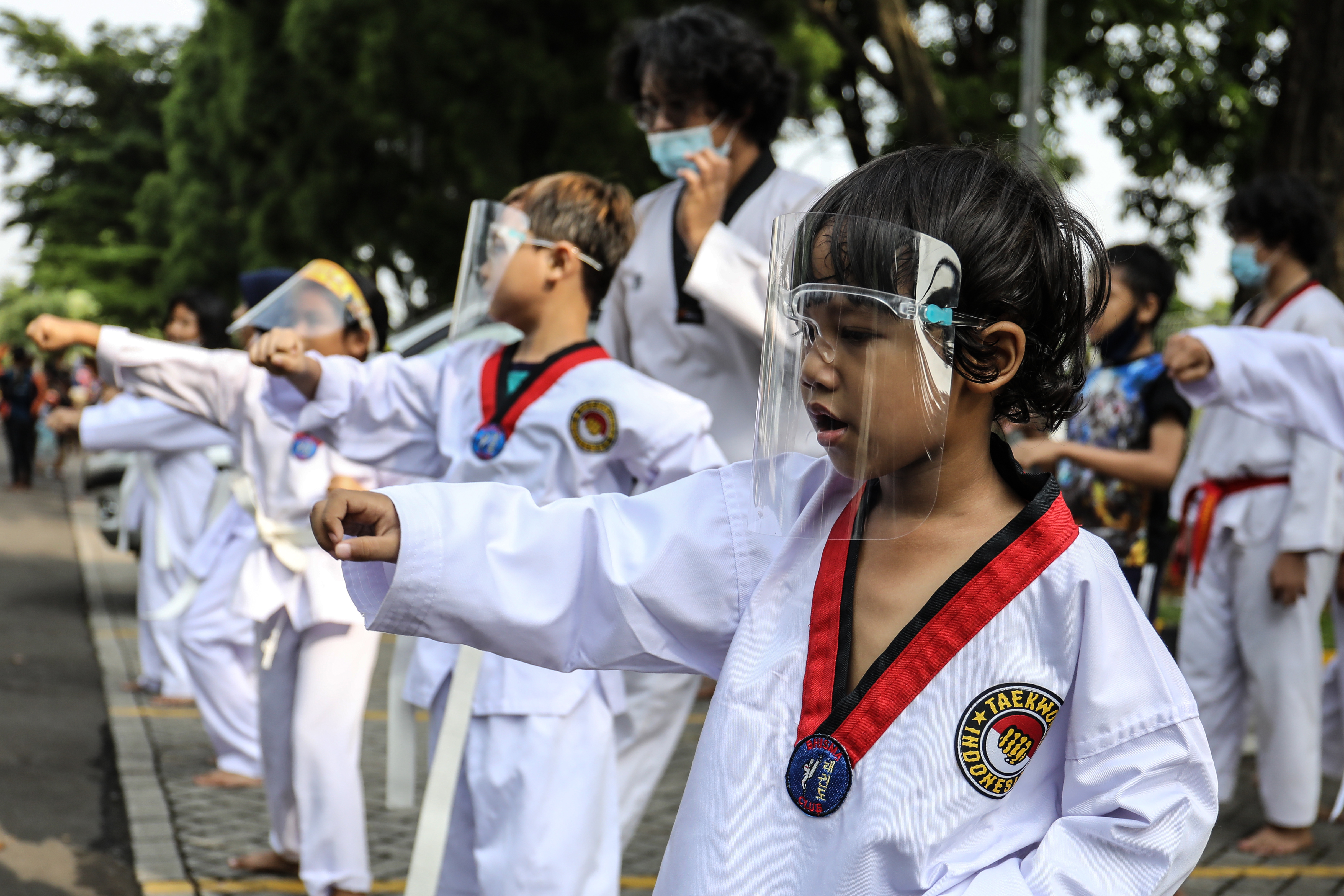 Anak-Anak Berlatih  Taekwondo