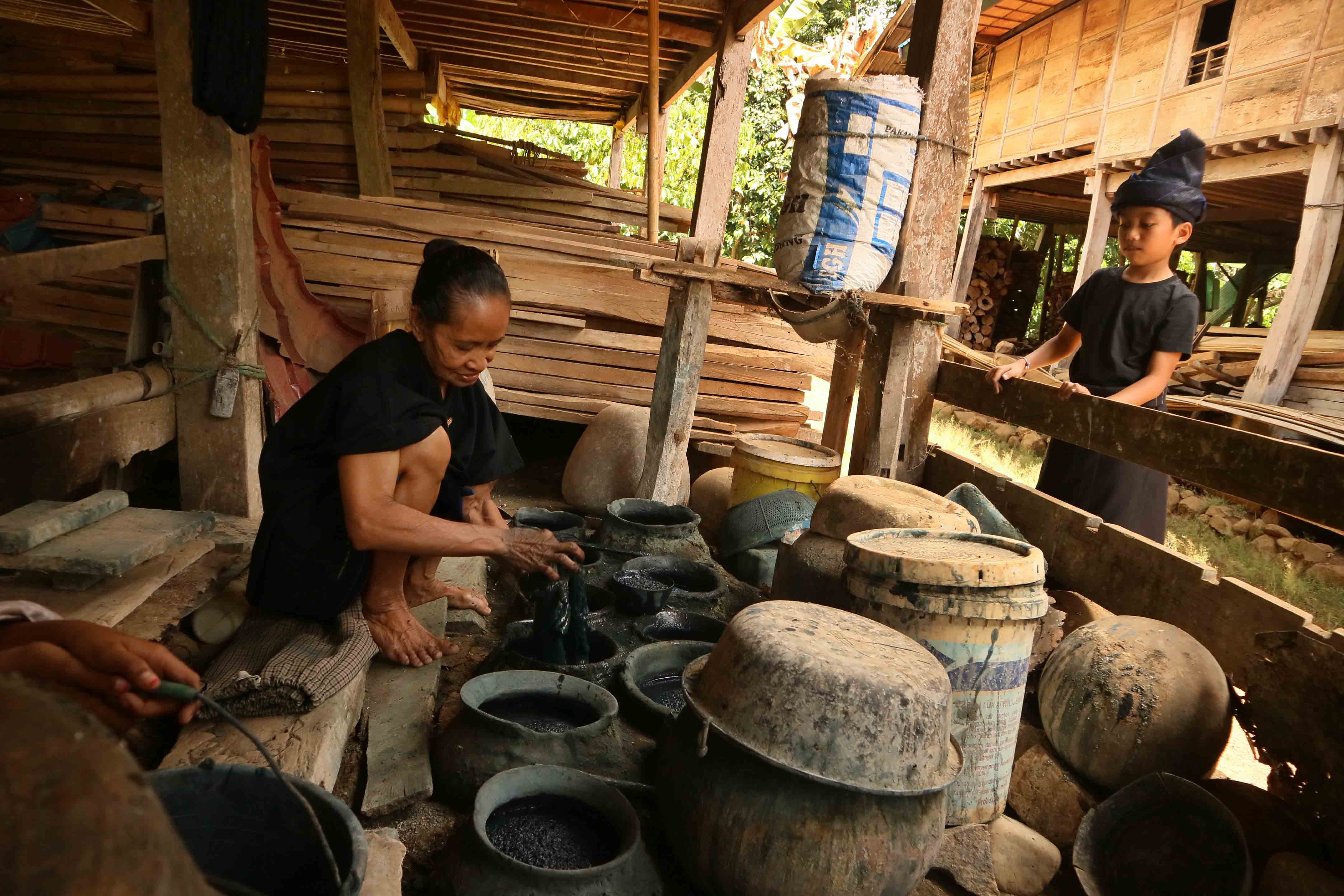 Keunikan Tenun Suku Kajang