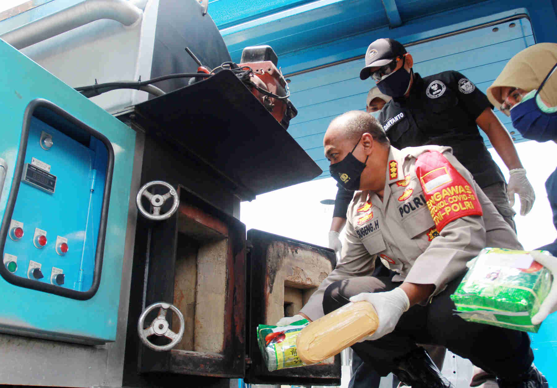 Pemusnahan 206 kg Ganja dan 9,5 kg Sabu 