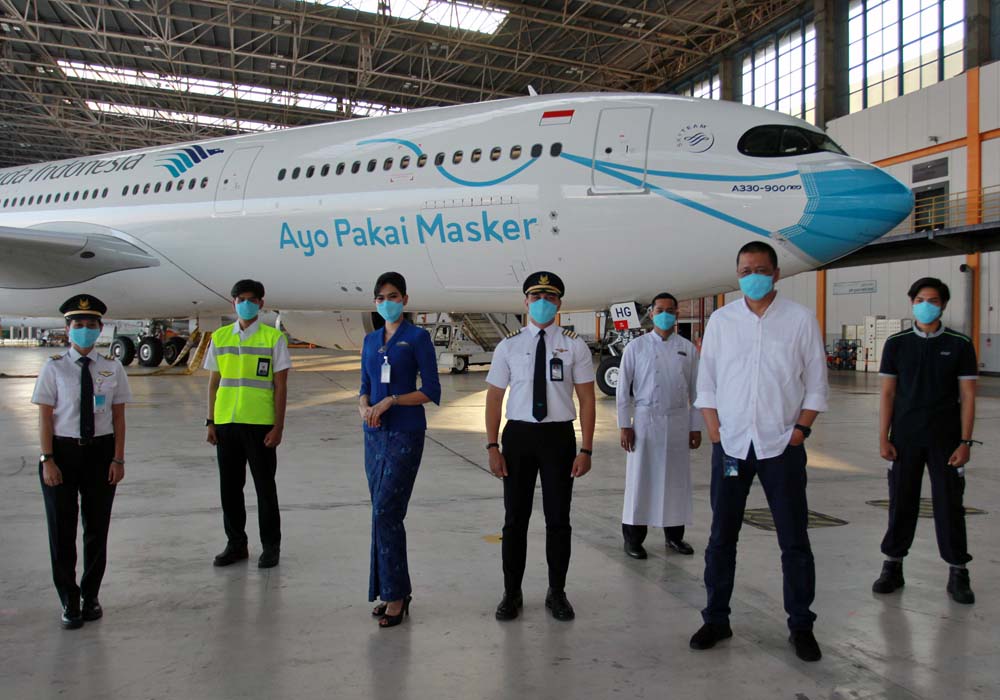 Pesawat Garuda Bergambar Masker