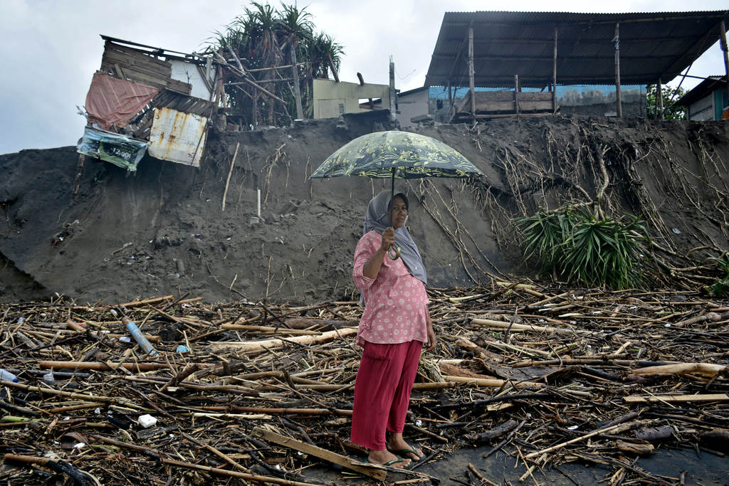 Pascabanjir Bandang Garut Tujuh Rumah Ambruk 
