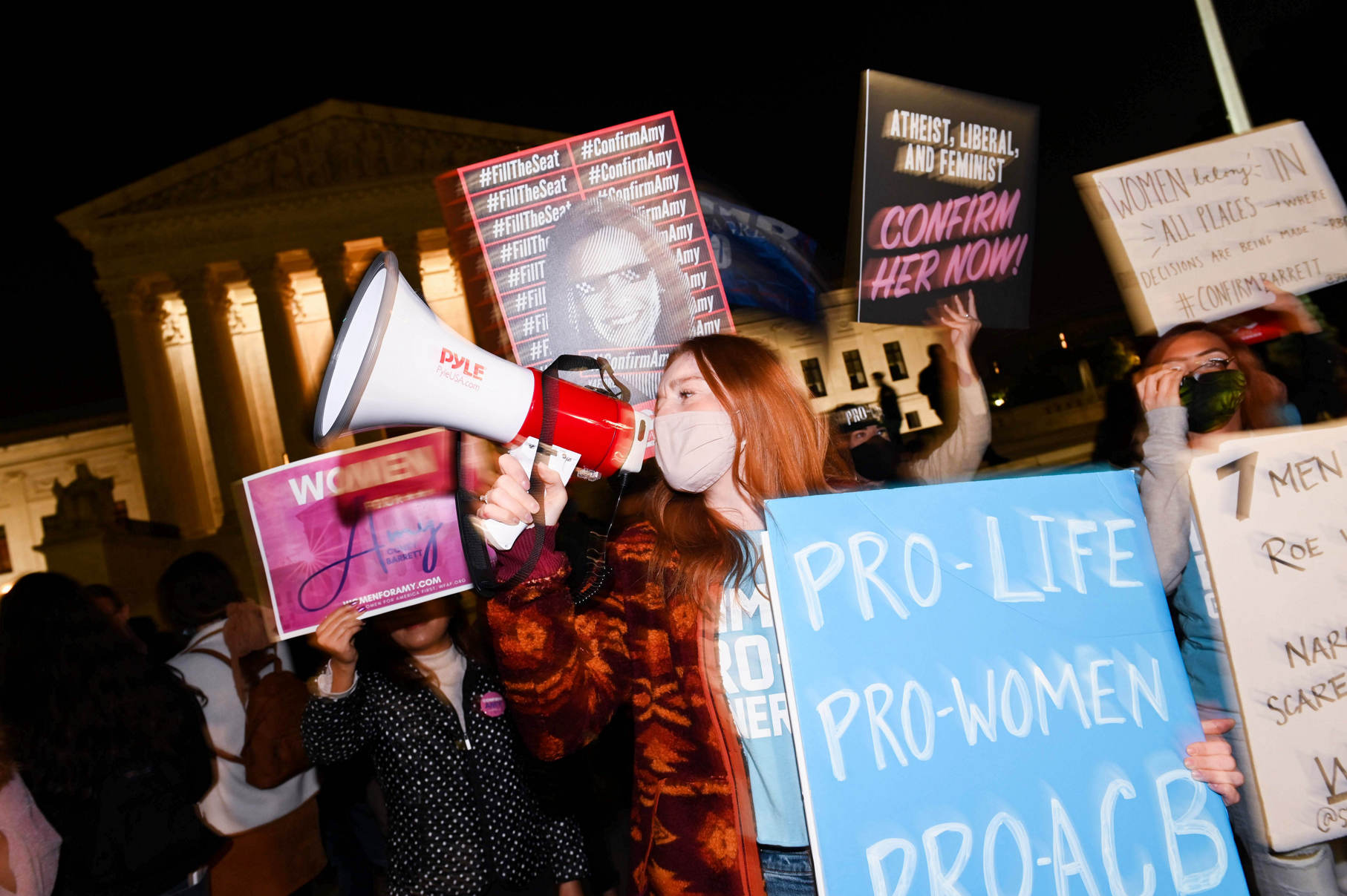 Pelantikan Hakim Agung Barrett yang Dicalonkan Trump