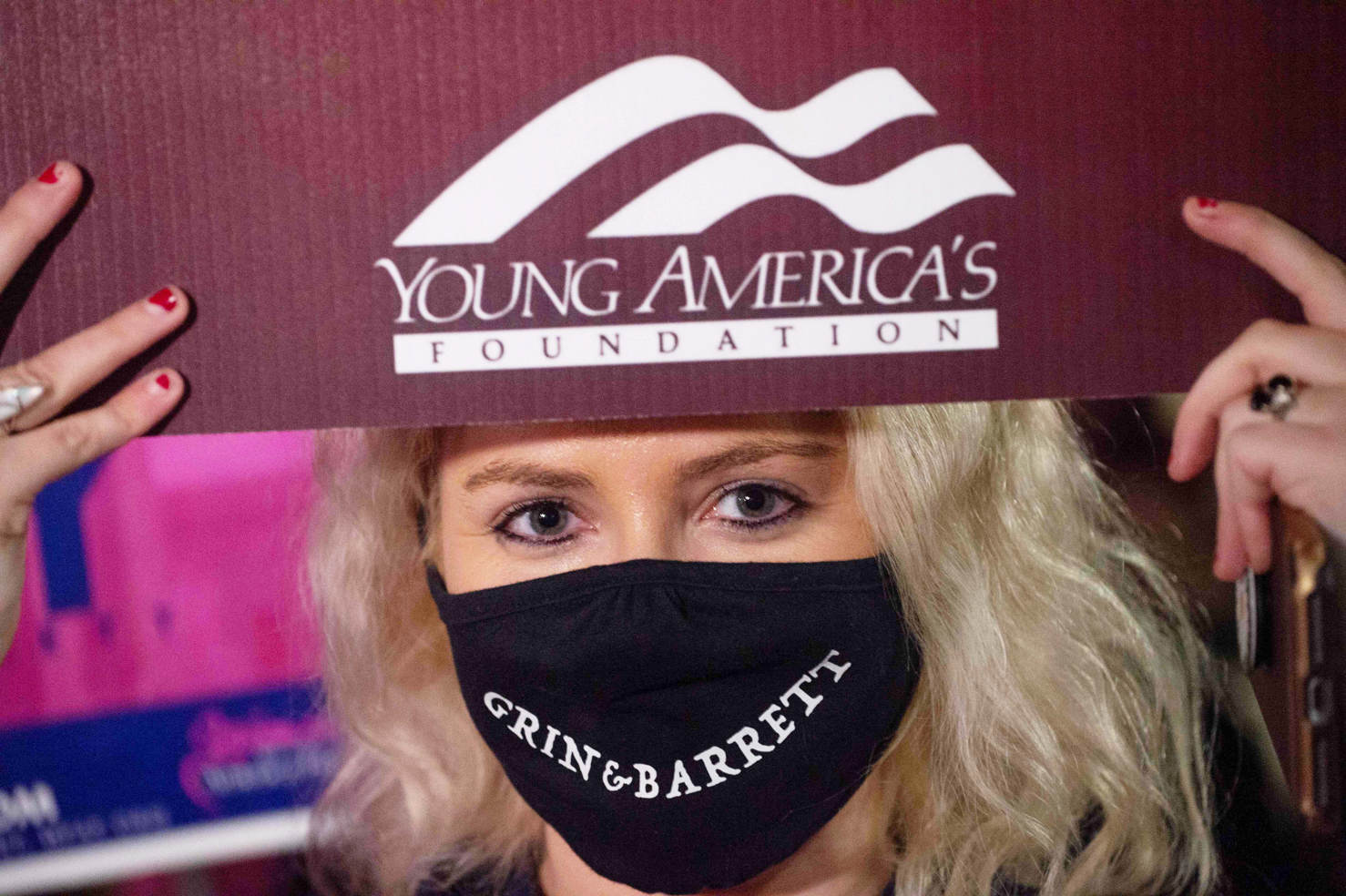 Pelantikan Hakim Agung Barrett yang Dicalonkan Trump