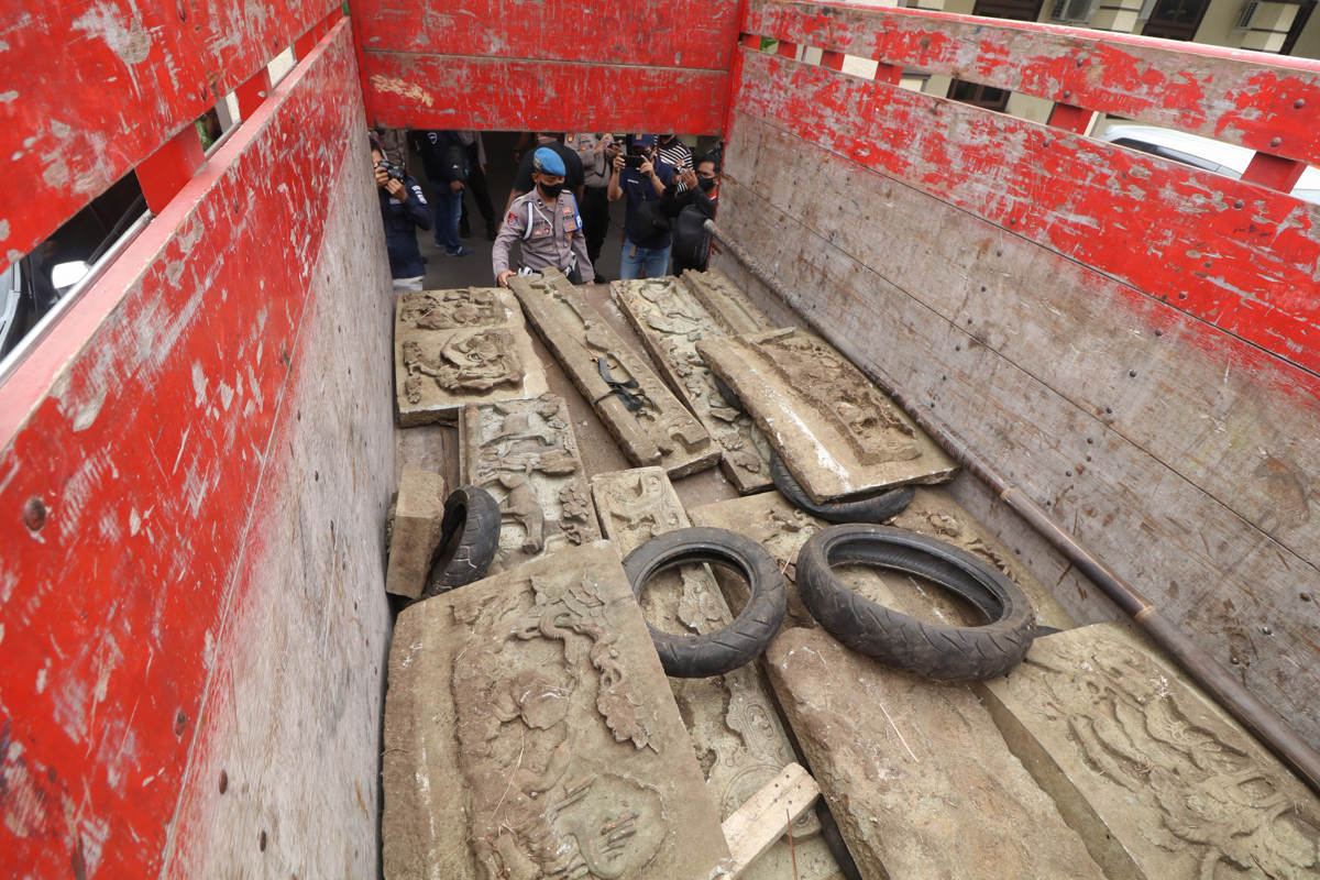 Pencurian Relief Makam Kuno Tionghoa di Kediri 