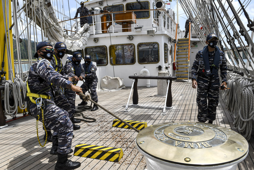 KRI Bima Suci Kembali Mengarungi Samudra 