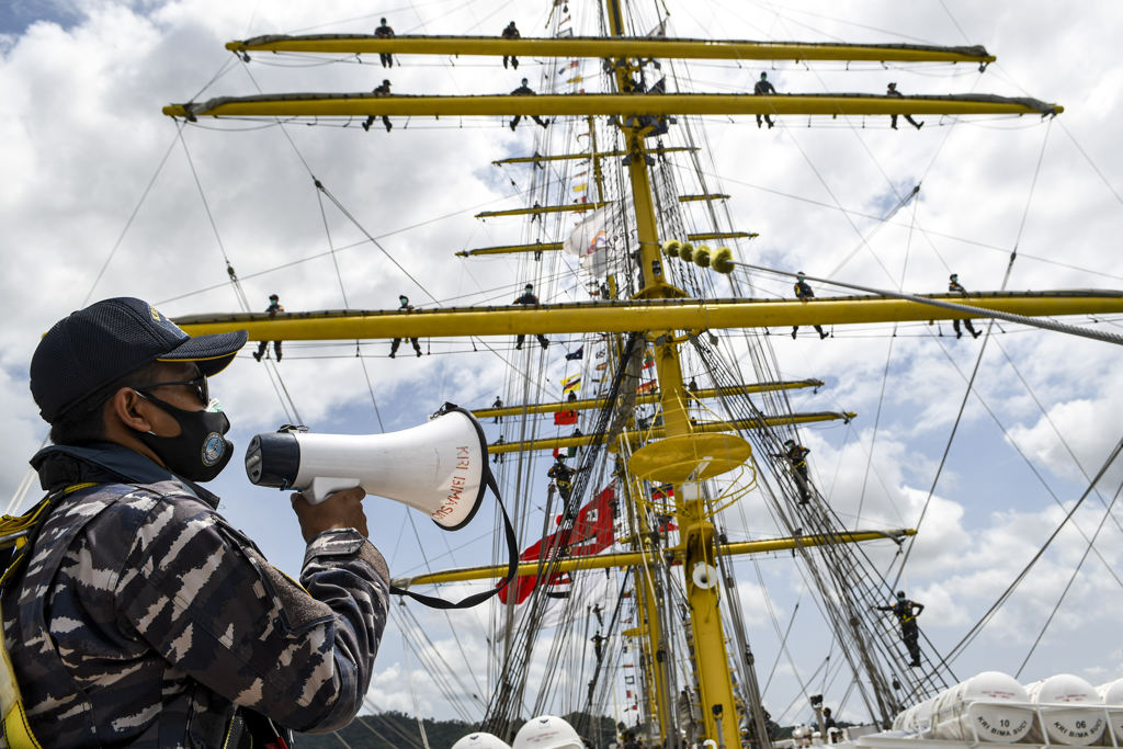 KRI Bima Suci Kembali Mengarungi Samudra 