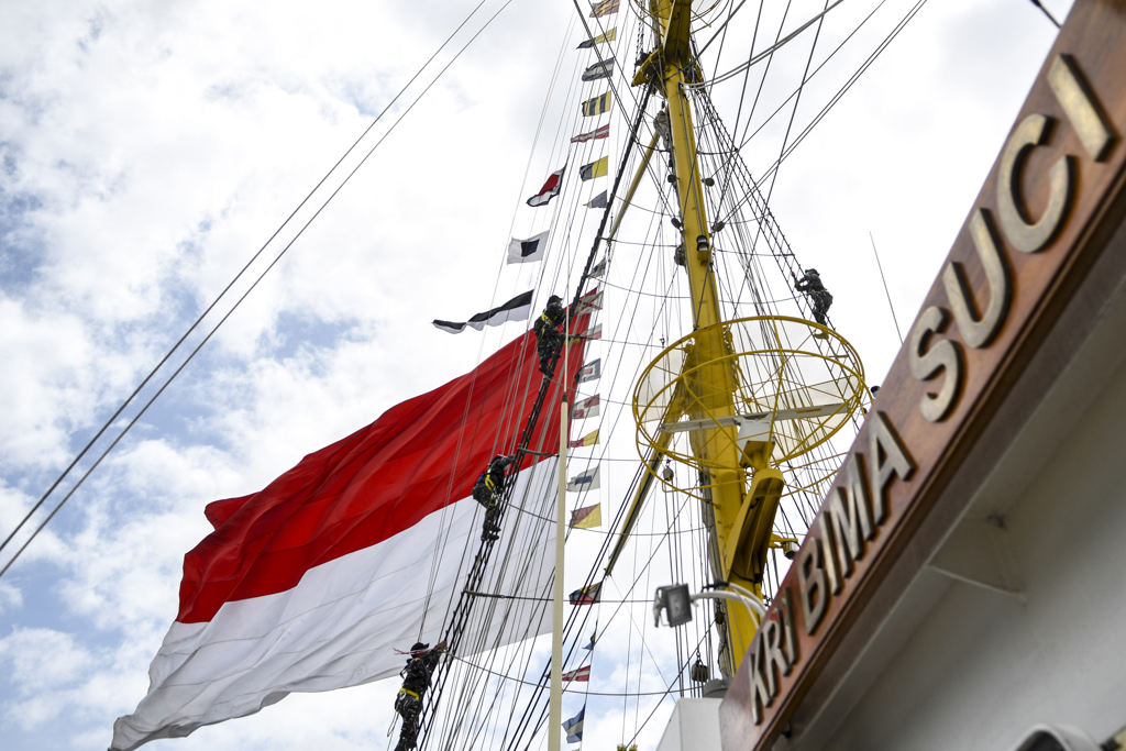 KRI Bima Suci Kembali Mengarungi Samudra 