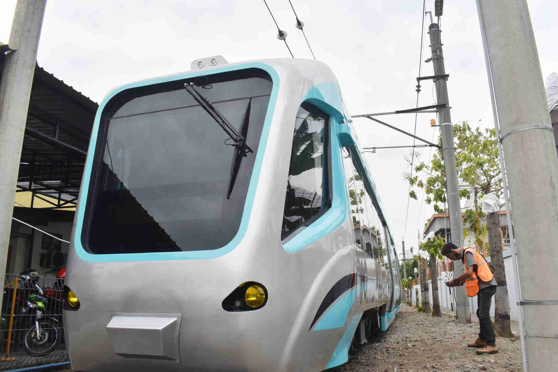 Inka Produksi Trem Bertenaga Baterai  