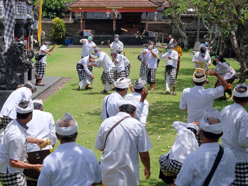 Tradisi Perang Ketupat Masa Pandemi