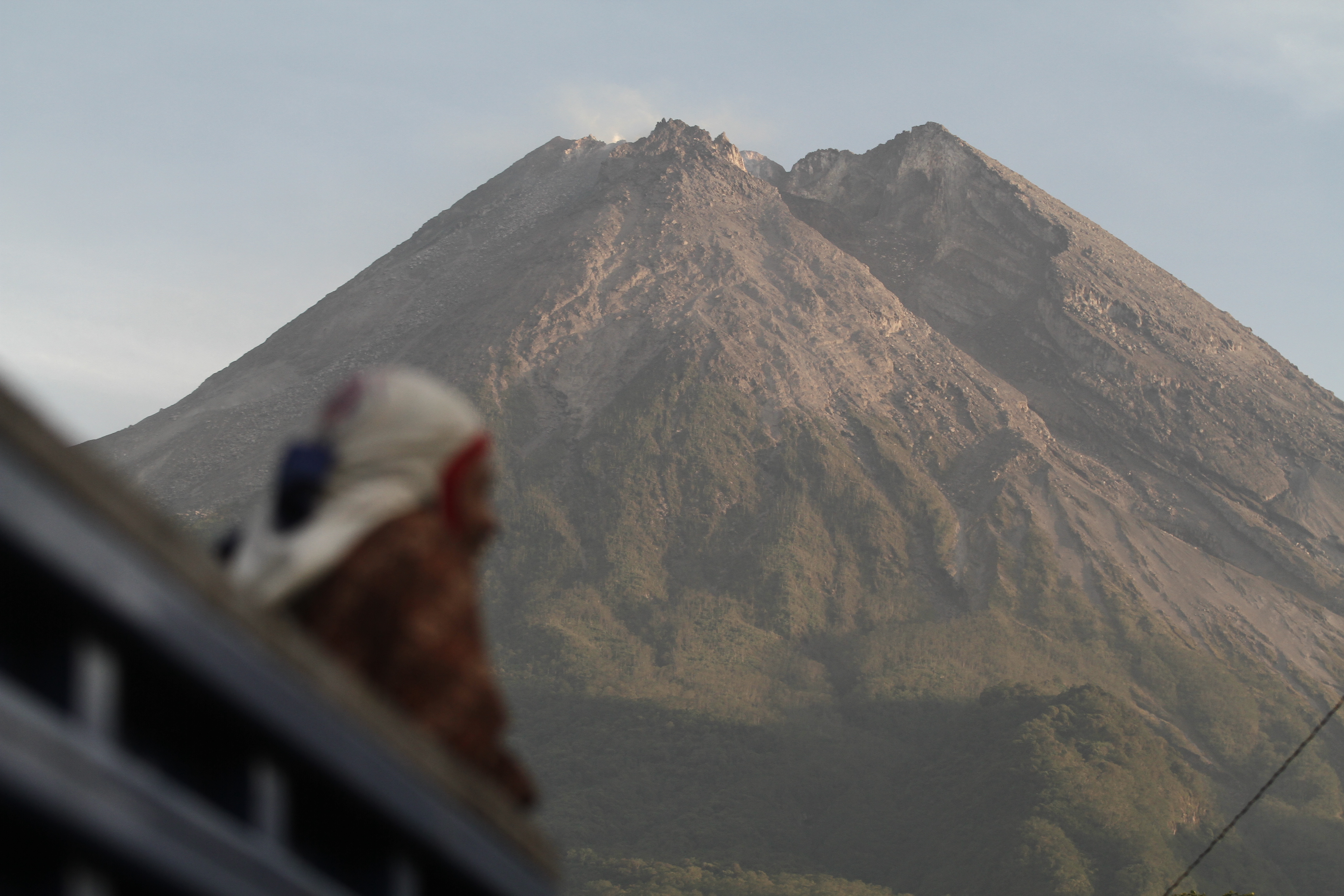 Status Gunung Merapi  Siaga, Pedagang Mulai Berkemas