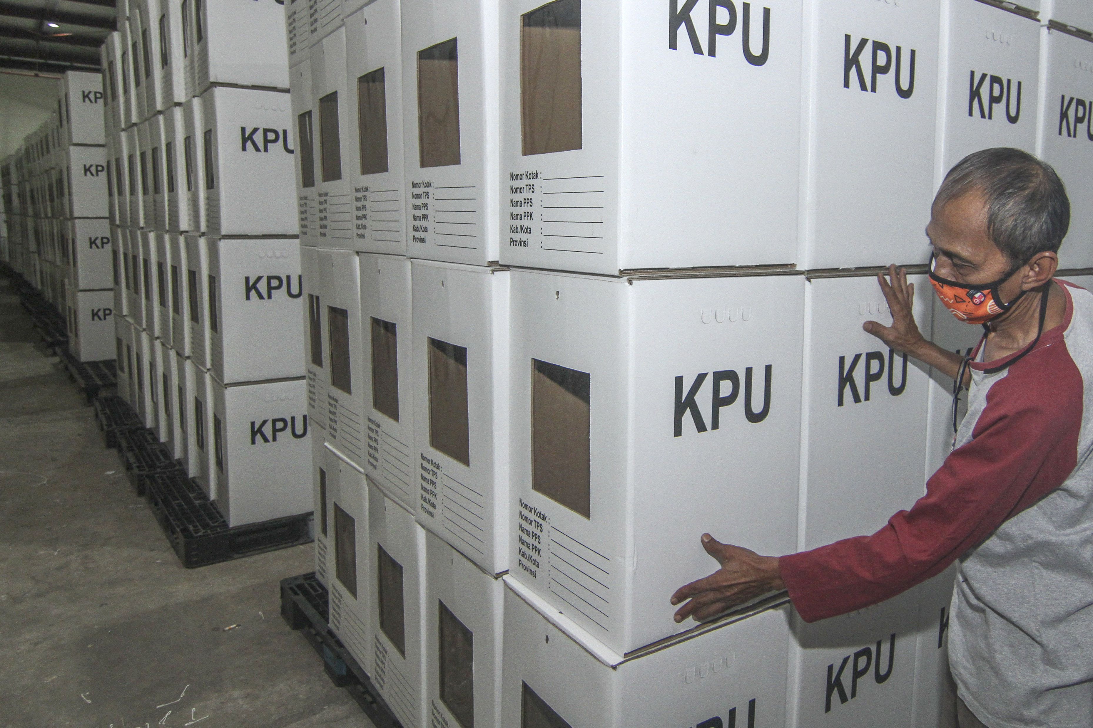 Logistik Kotak Suara Pilkada Depok