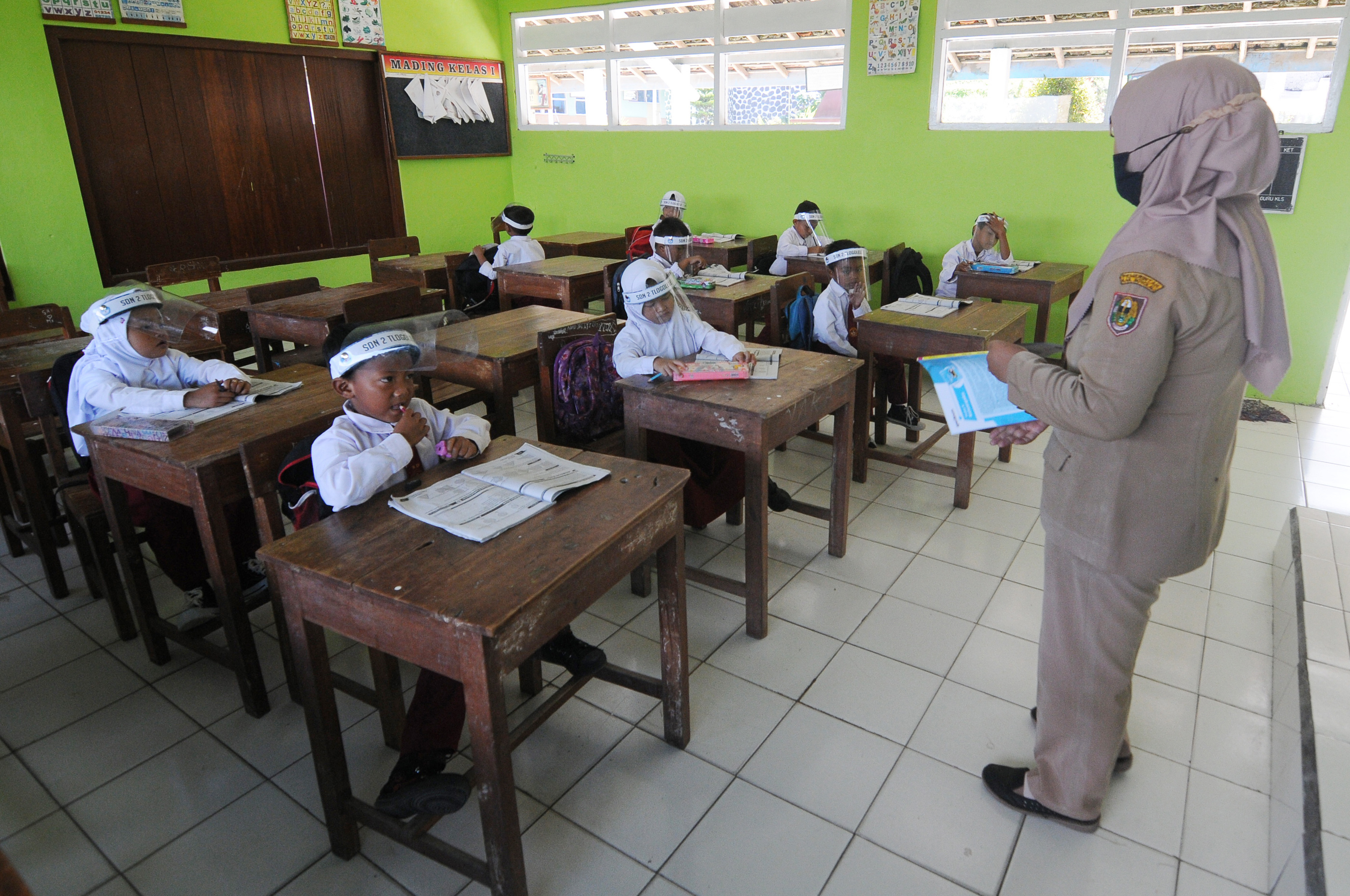 Aktivitas Sekolah di Lereng Merapi
