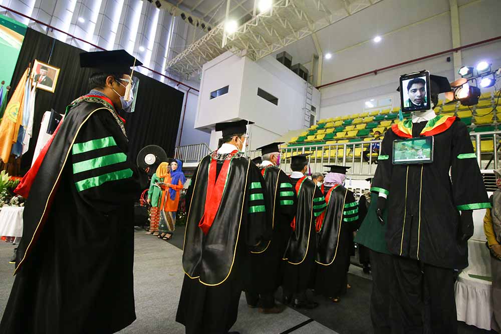 Wisuda Teknologi Robot