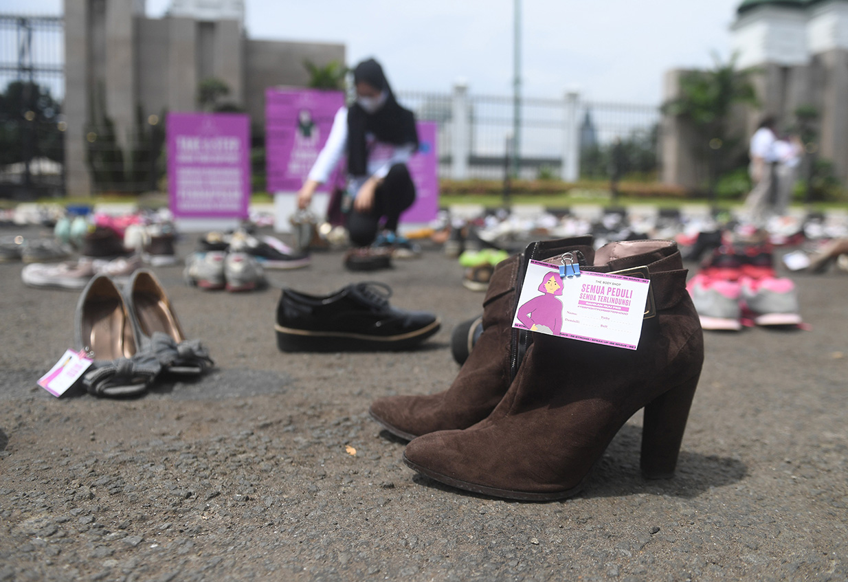 Instalasi Sepatu Dukung RUU PKS