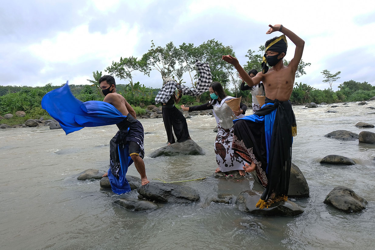 Ritual Donga Kali Larung Sengkala