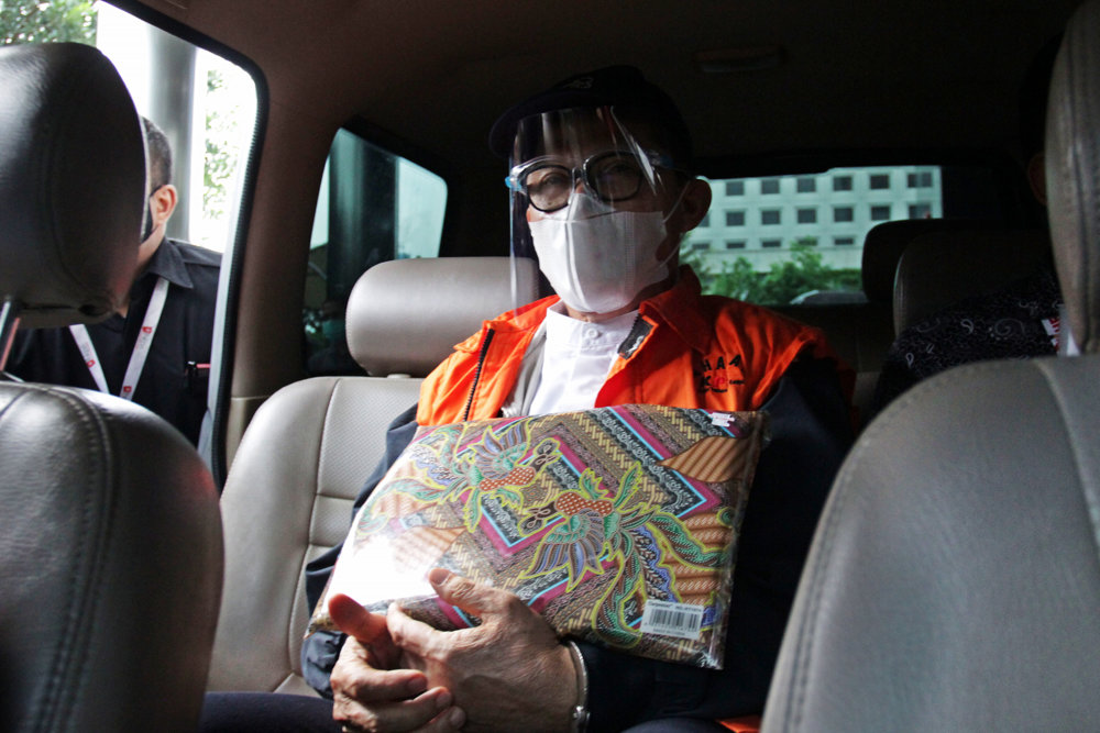 KPK Tahan Wali Kota Dumai Zulkifli  