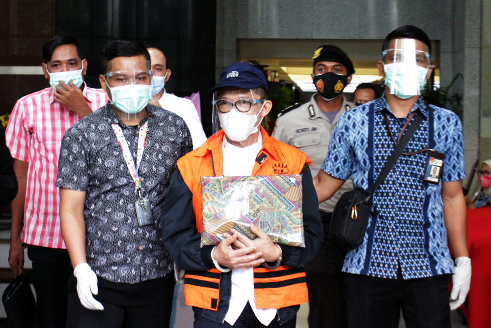 KPK Tahan Wali Kota Dumai Zulkifli  