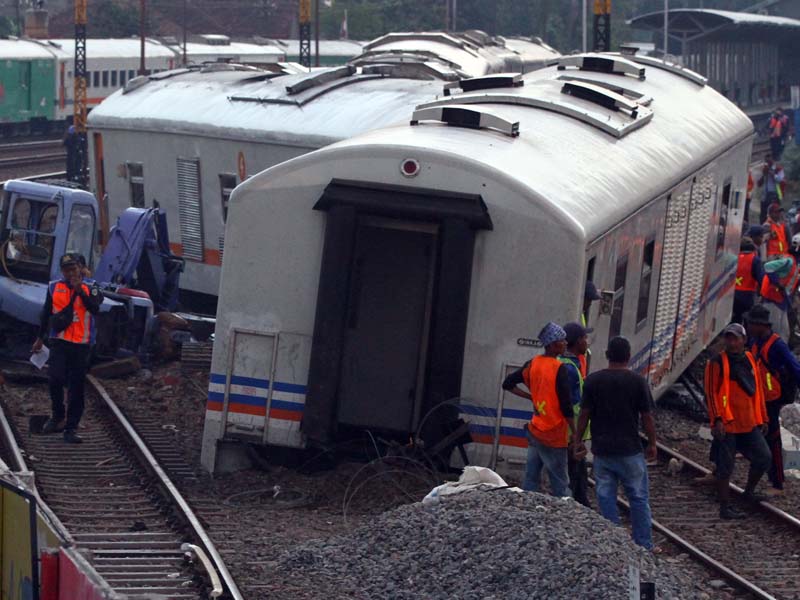 Kecelakaan Gerbong Kereta Api Tak Berlokomotif