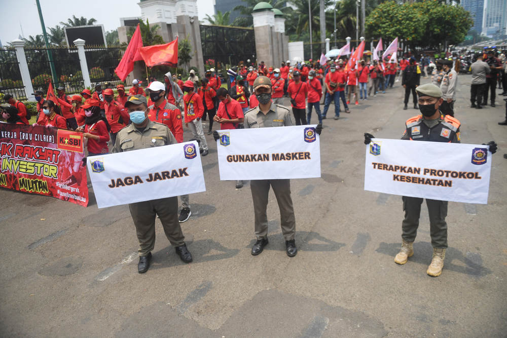 Sosialisasi Protokol Covid-19 Saat Unjuk Rasa