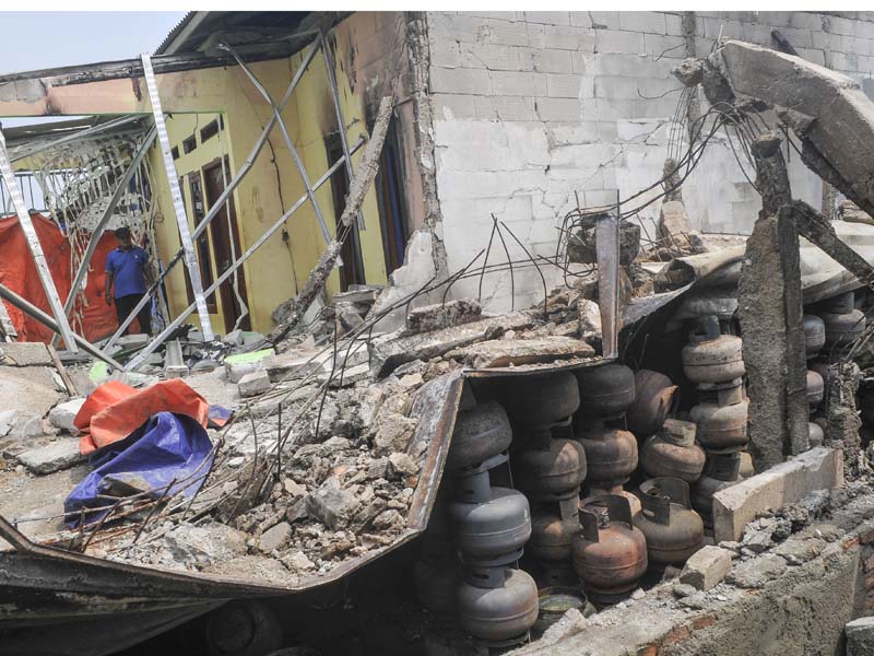 Rumah Rusak Akibat Ledakan di Sukawangi