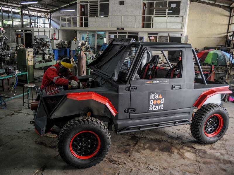 Mobil Listrik Karya Itenas